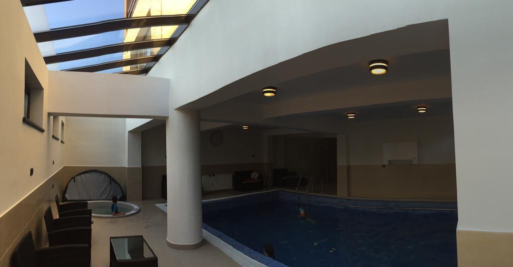 Pensiunea Royal Spa Piatra Neamţ Exterior foto