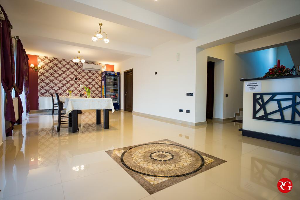 Pensiunea Royal Spa Piatra Neamţ Exterior foto